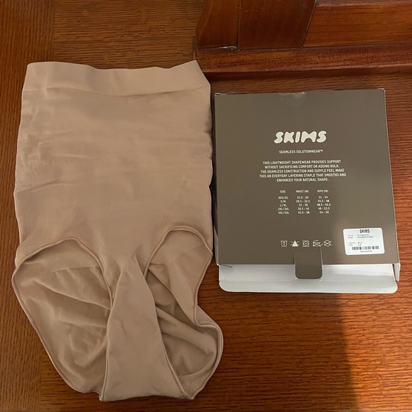 NWT SKIMS SCULPTING HIGH WAIST BRIEF in MICA size S/M - Picture 2 of 2